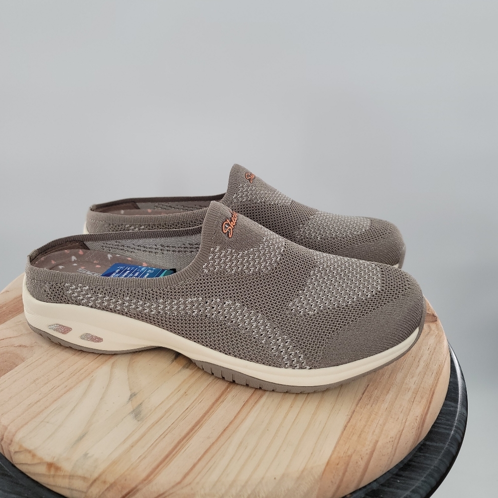 Skechers Women's Relaxed Fit Commute Time In Knit To Win Taupe Mule Clogs-Sz 11